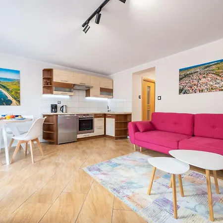 아파트 In Mit Terrasse By Interhome *